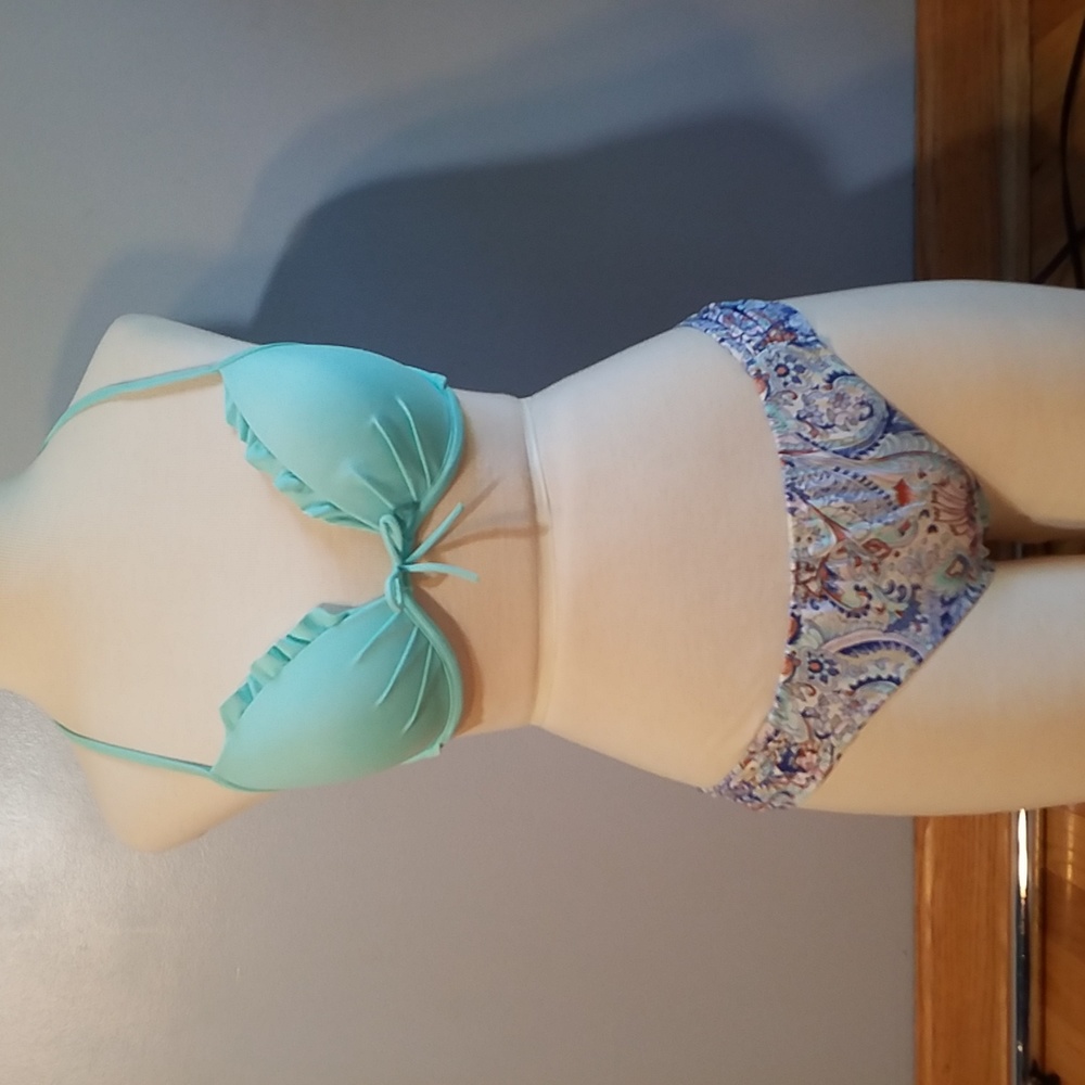 VICTORIA'S SECRET BIKINI 2 piece Size 32B/S Teal / Paisley